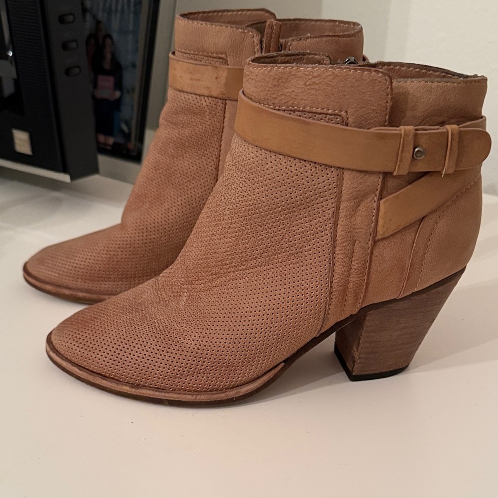 Dolce Vita Tan Leather Ankle Boots